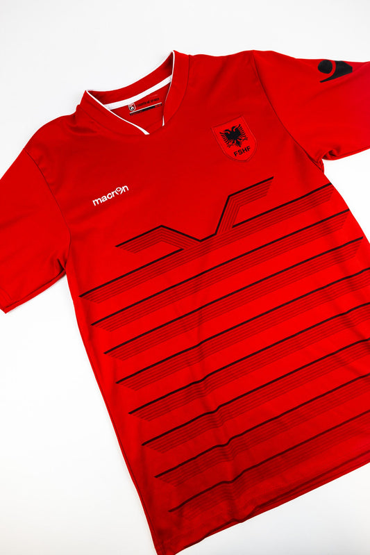 Albania 2016-17 Football Shirt (Small)