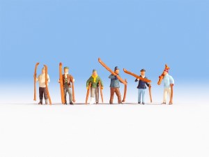 Skiers Terrarium Figures 15829