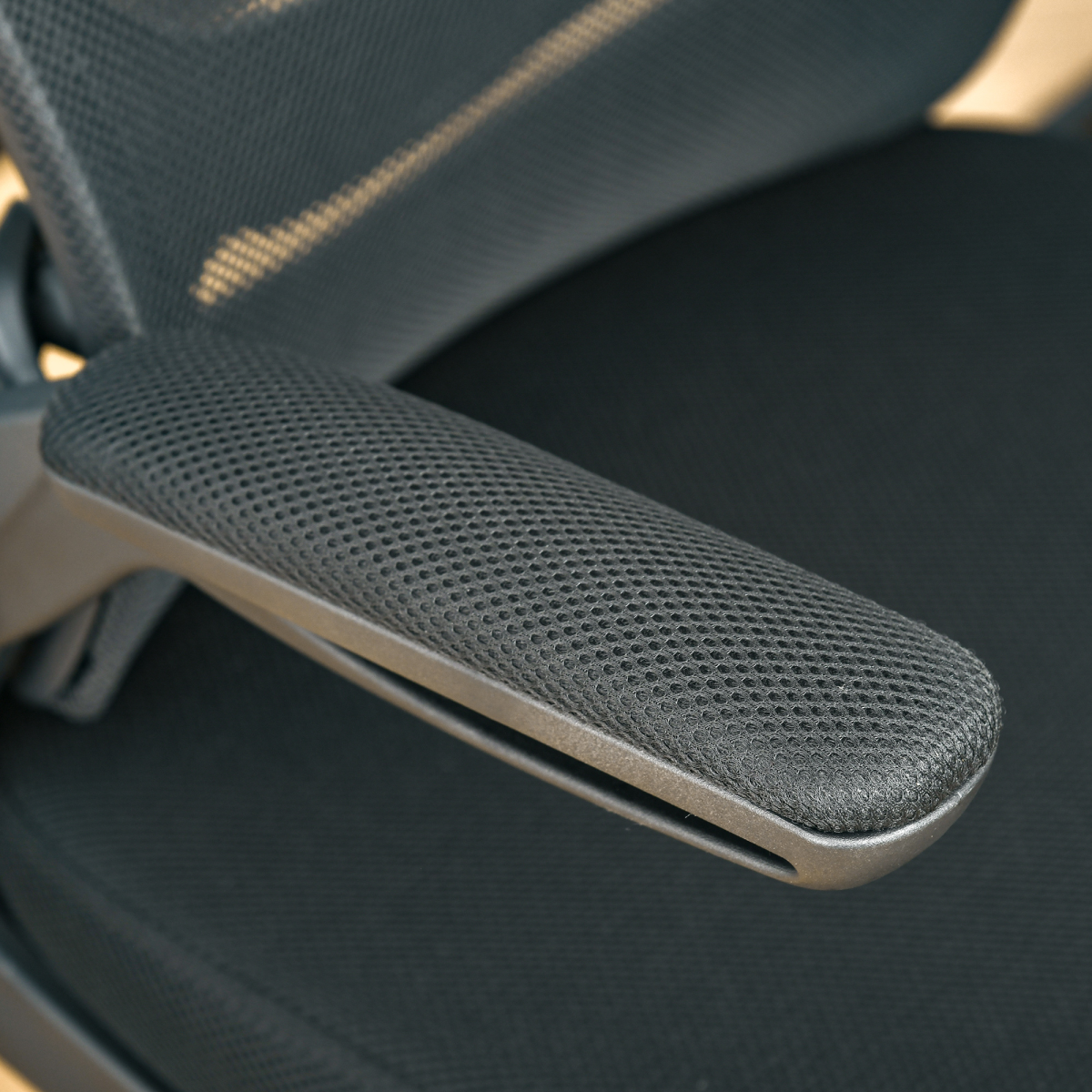 Mesh Office Chair Home Swivel Task Chair Lumbar Support, Arm, Black Vinsetto