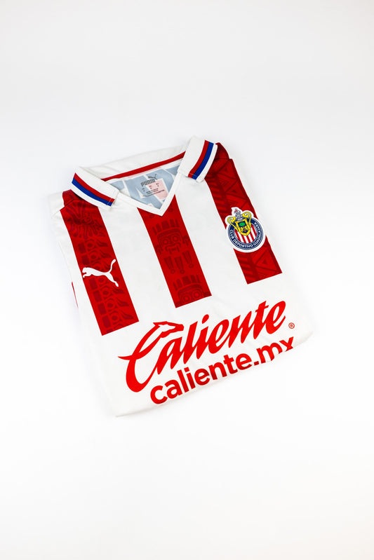 Chivas 2020-21 Football Shirt (Small)