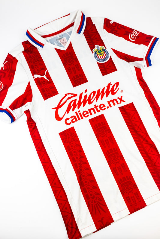 Chivas 2020-21 Football Shirt (Small)