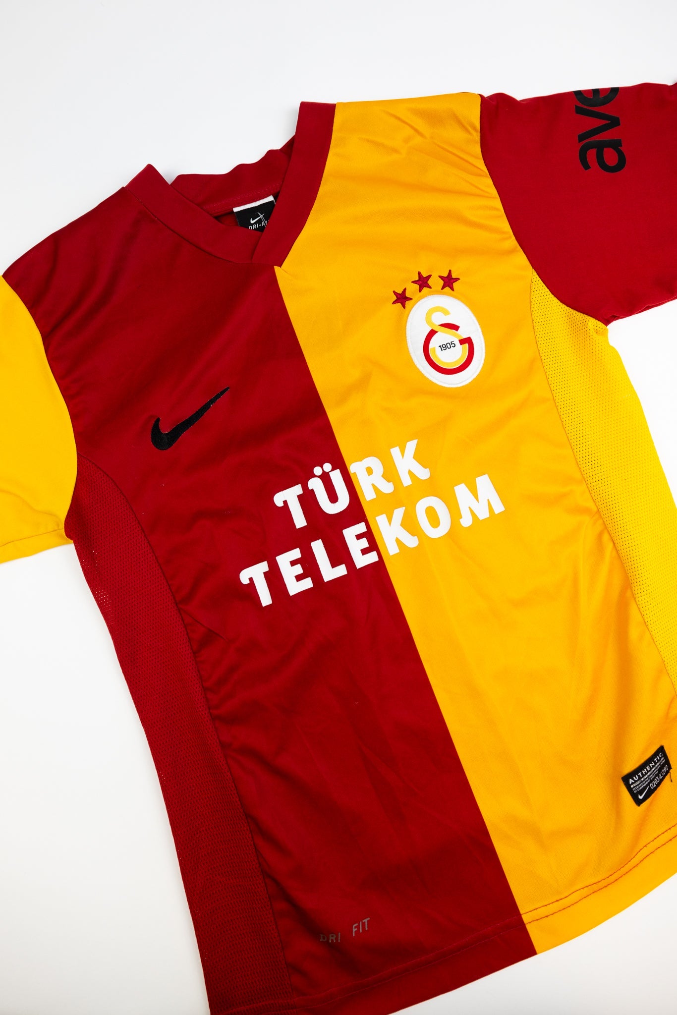 Galatasaray 2011-12 Football Shirt (XS)