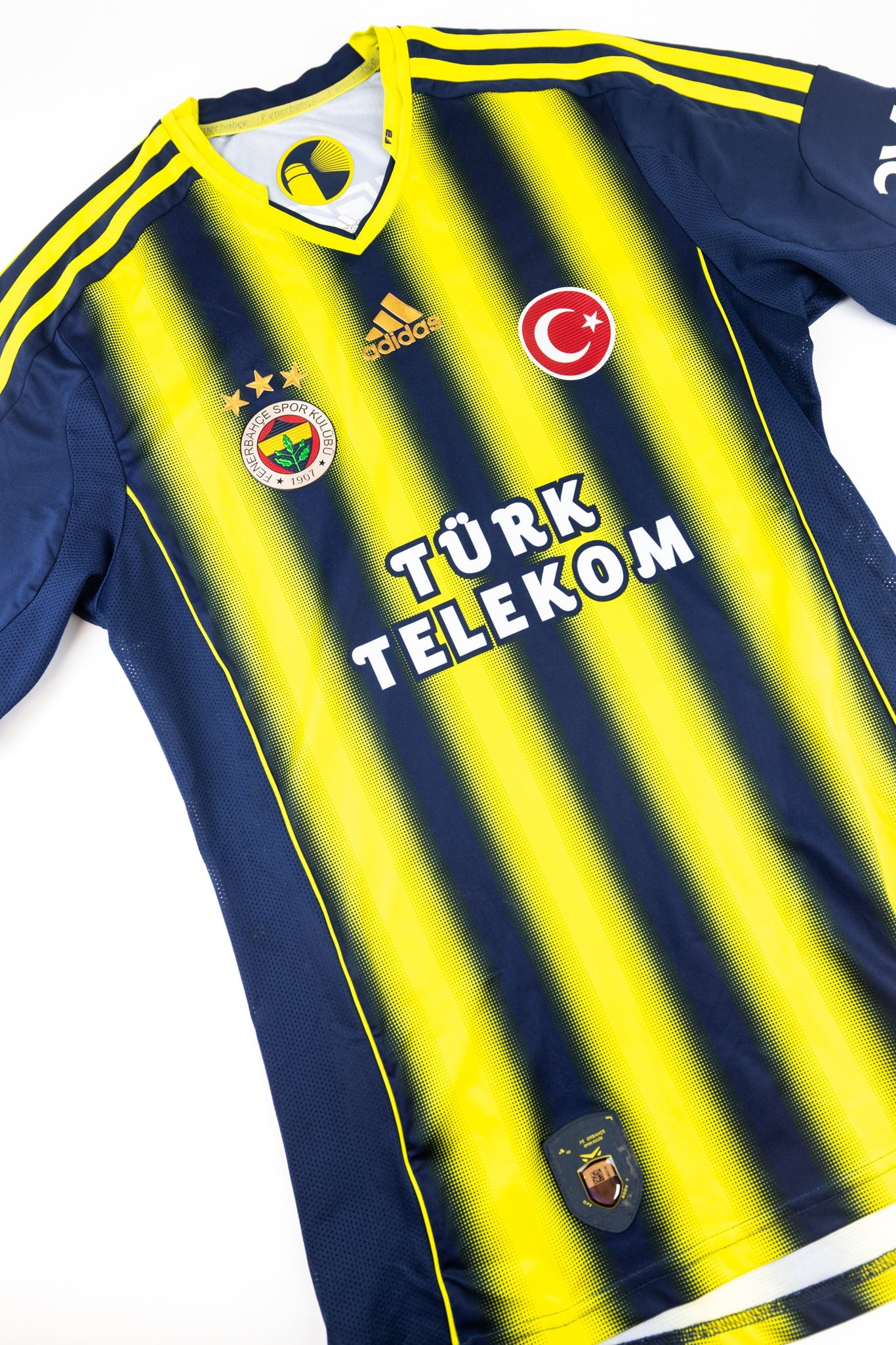 Fenerbahce 2013-14 Football Shirt (Medium)
