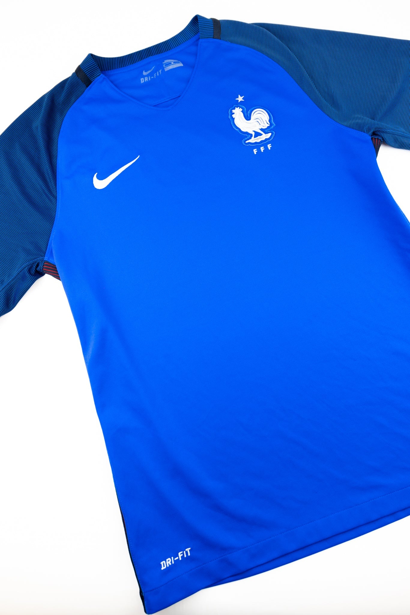 France 2016-17 Football Shirt (Medium)