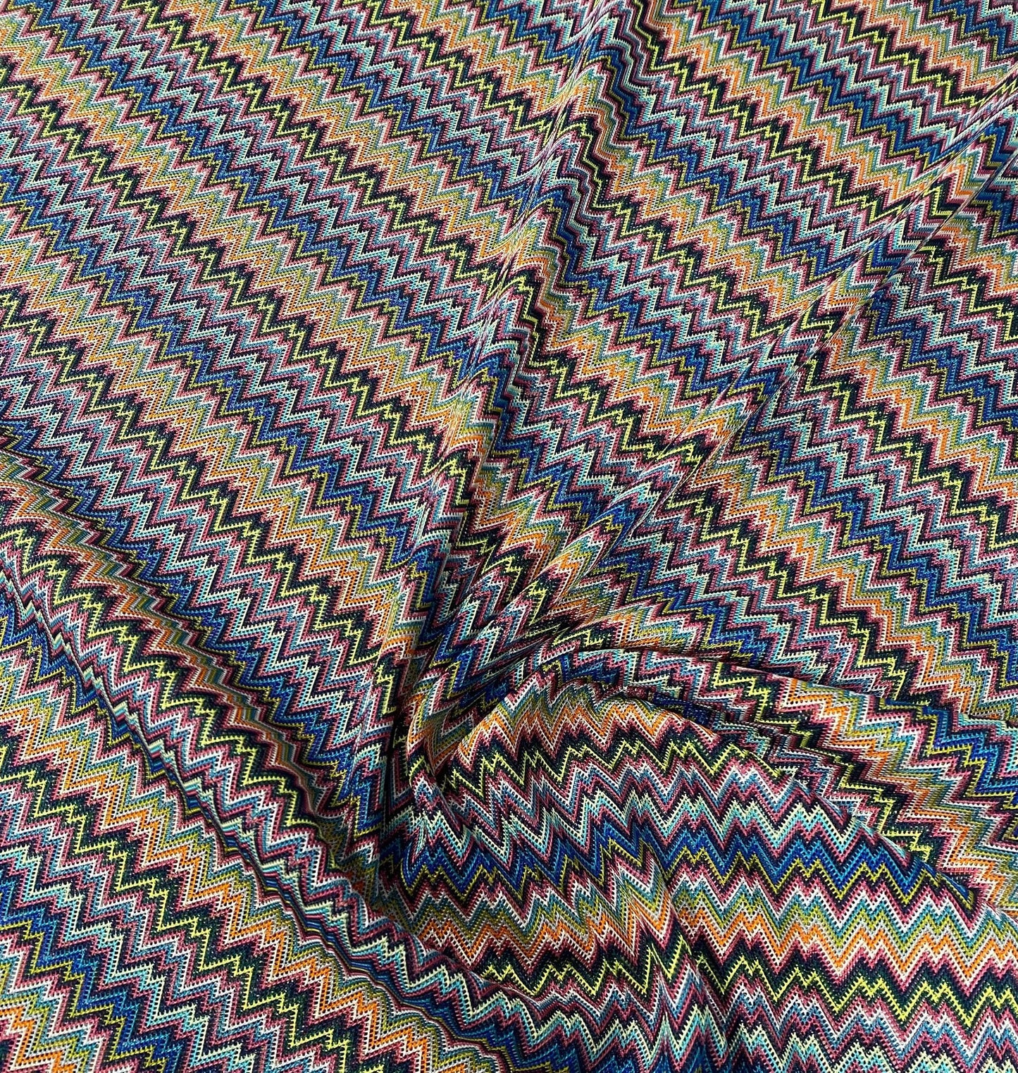 Colorful Zigzag Knitted Mesh Fabric for Creative Projects
