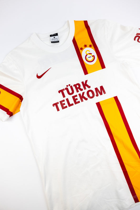 Galatasaray 2012-13 Football Shirt (Small)