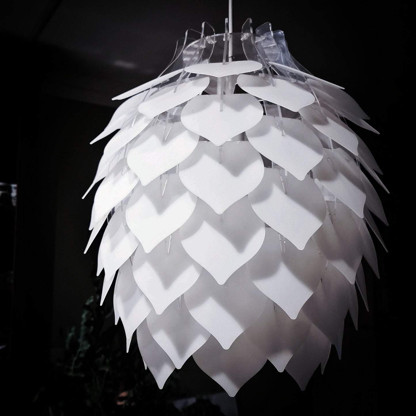 Protea Frosted White Pendant L