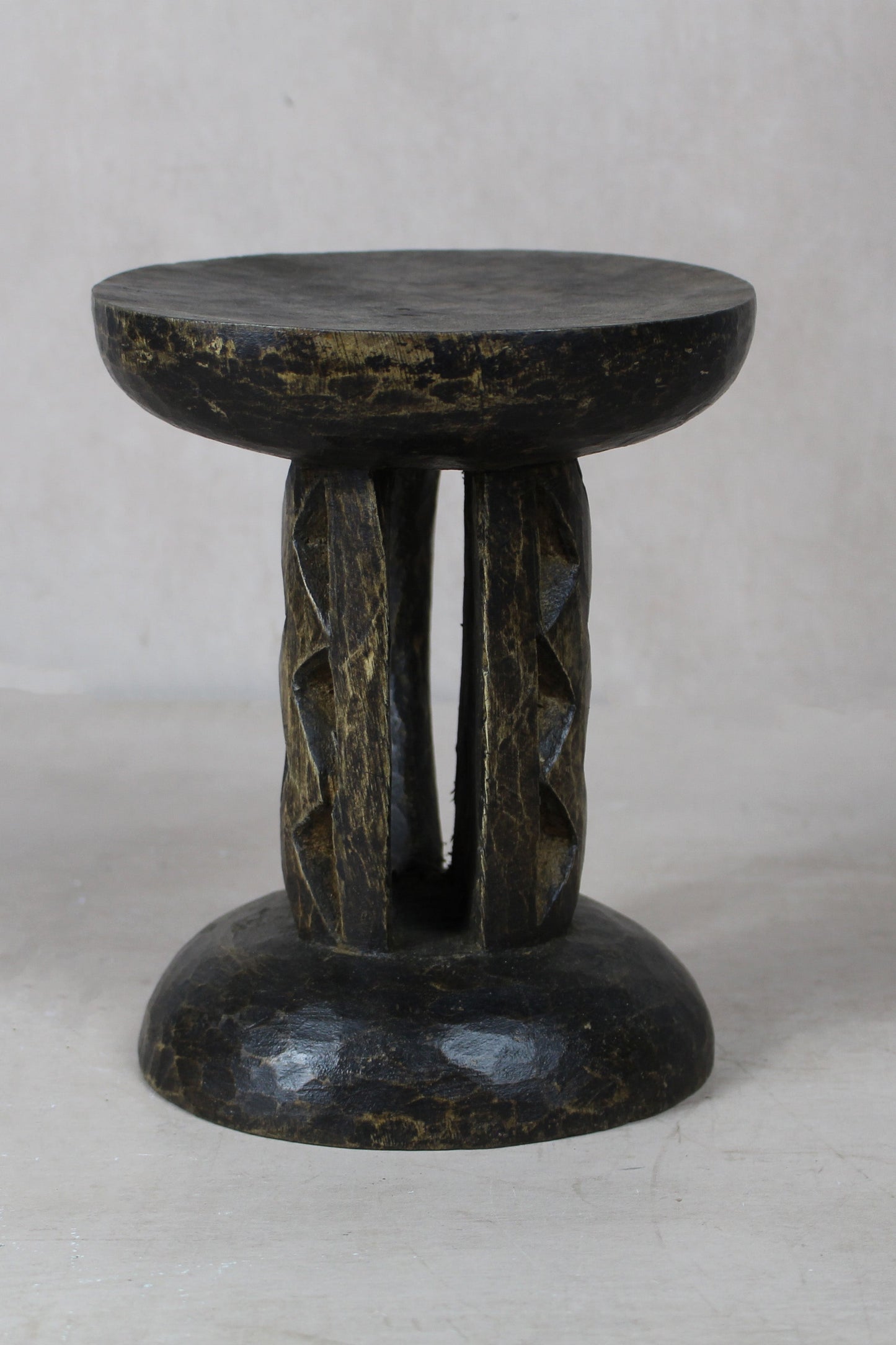 Tonga Stool - 172.4