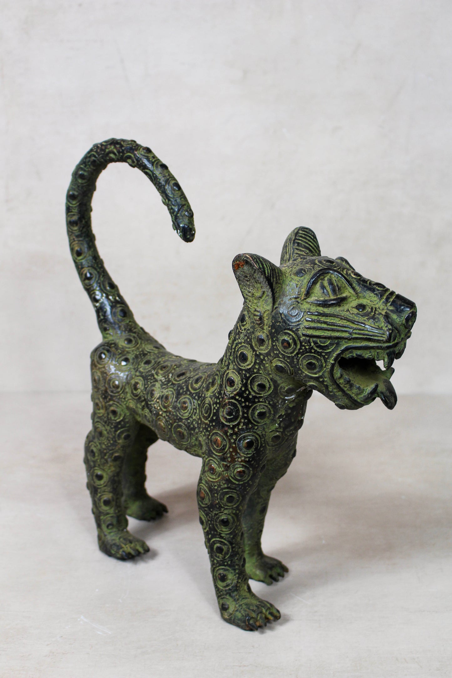 Benin Leopard sculpture - Bronze Large 107.1