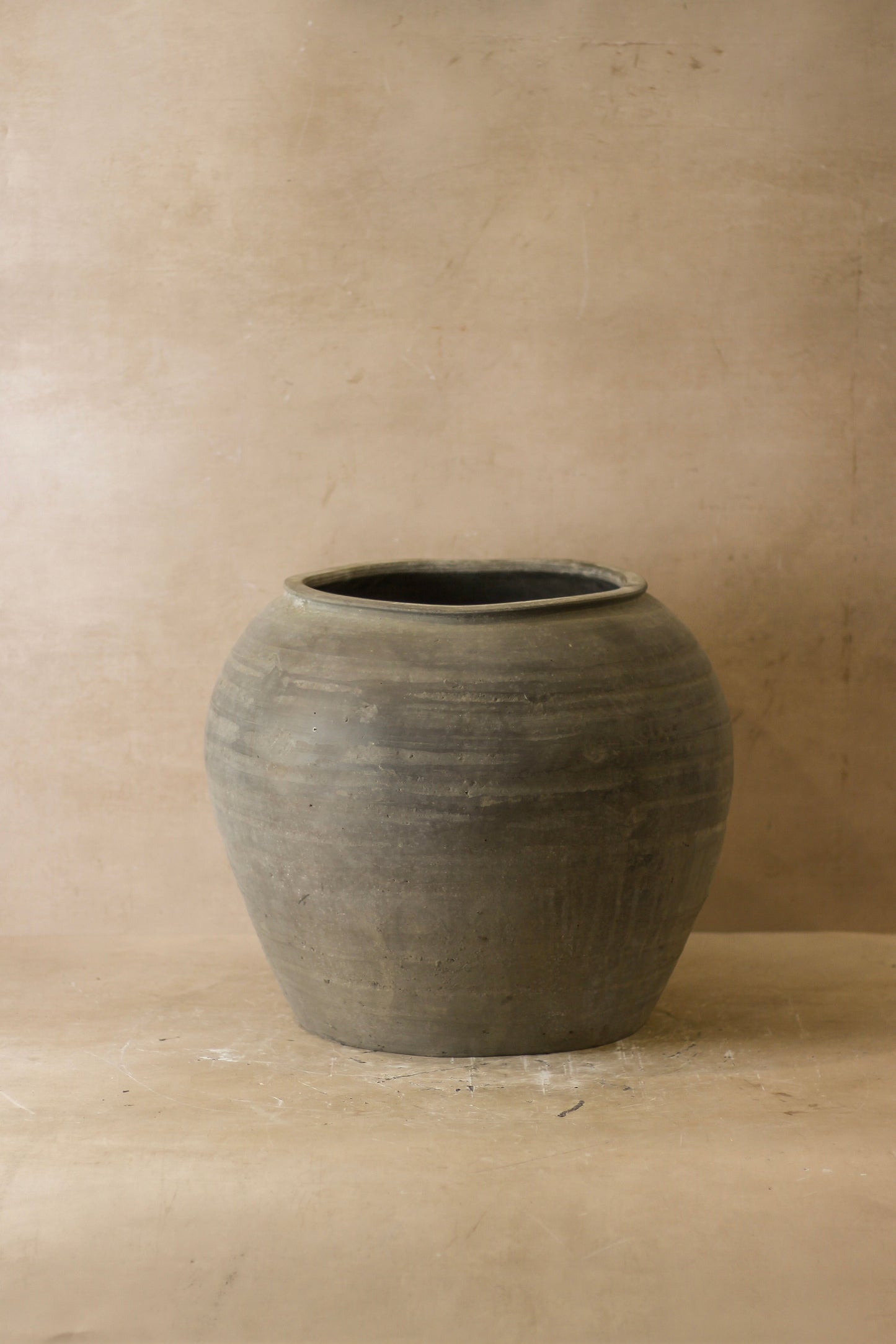 Vintage Dark Pot - No 55