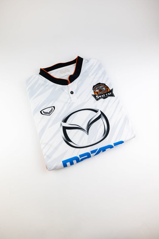 Nakhon Ratchasima 2015 Football Shirt (Medium)