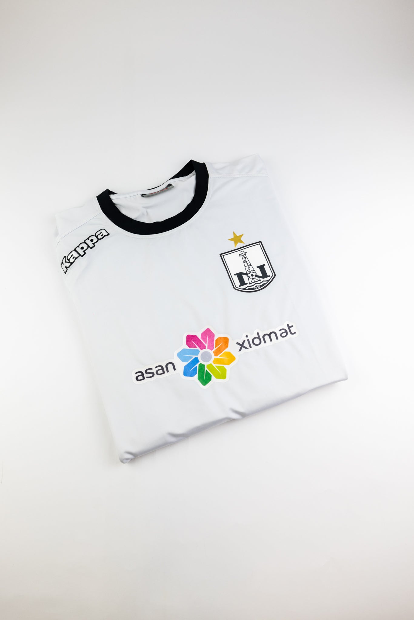 Neftci PFK 2017-18 Football Shirt (Medium)