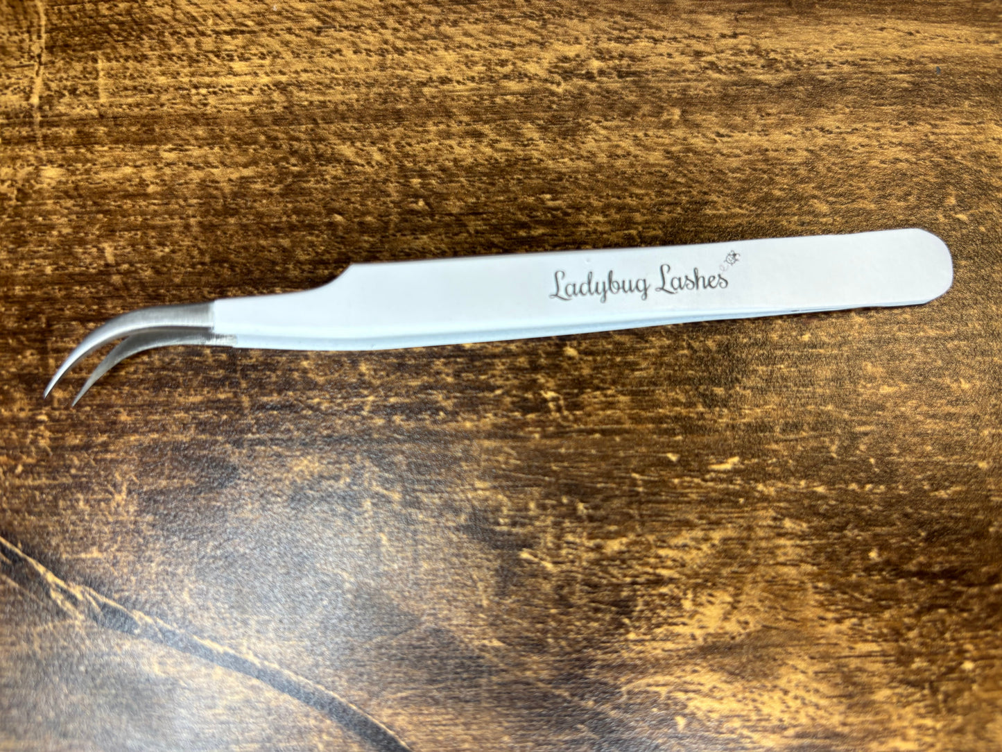 Non-Fibre Grip Curved Tweezers β Perfect for Isolation & Fans