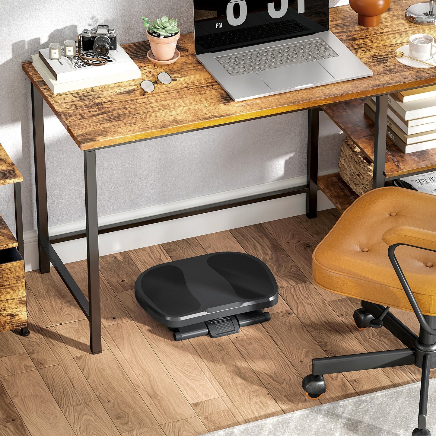 HOMCOM Adjustable Under-Desk Footrest Height Angle Tilt Anti-Slip Compact Health