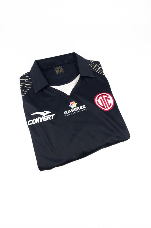 Universidad Tecnica de Cajamarca 2013 Football Shirt (Large)