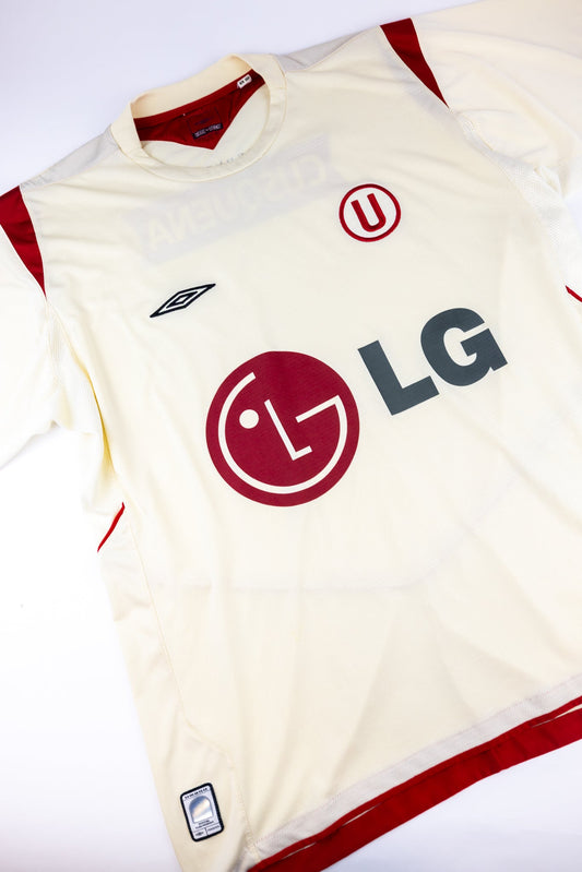 Universitario de Deportes 2004 Football Shirt (XL)