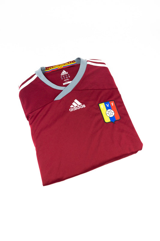 Venezuela 2011-12 Football Shirt (Large)
