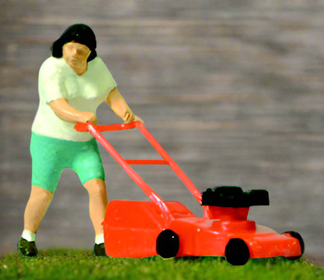 Mowing the Lawn Terrarium Figure 28085