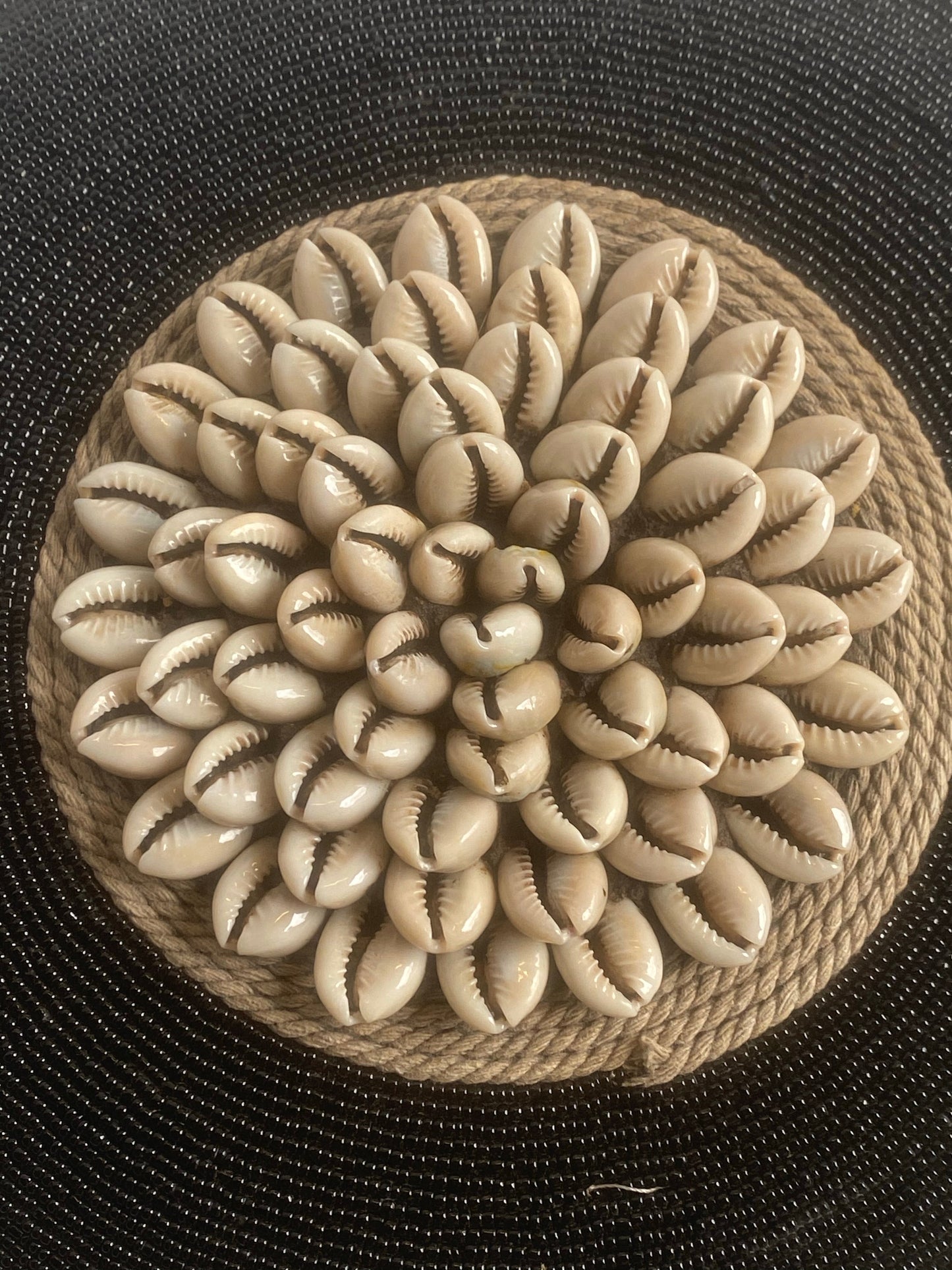 Cameroon Shield - S - 30cm black