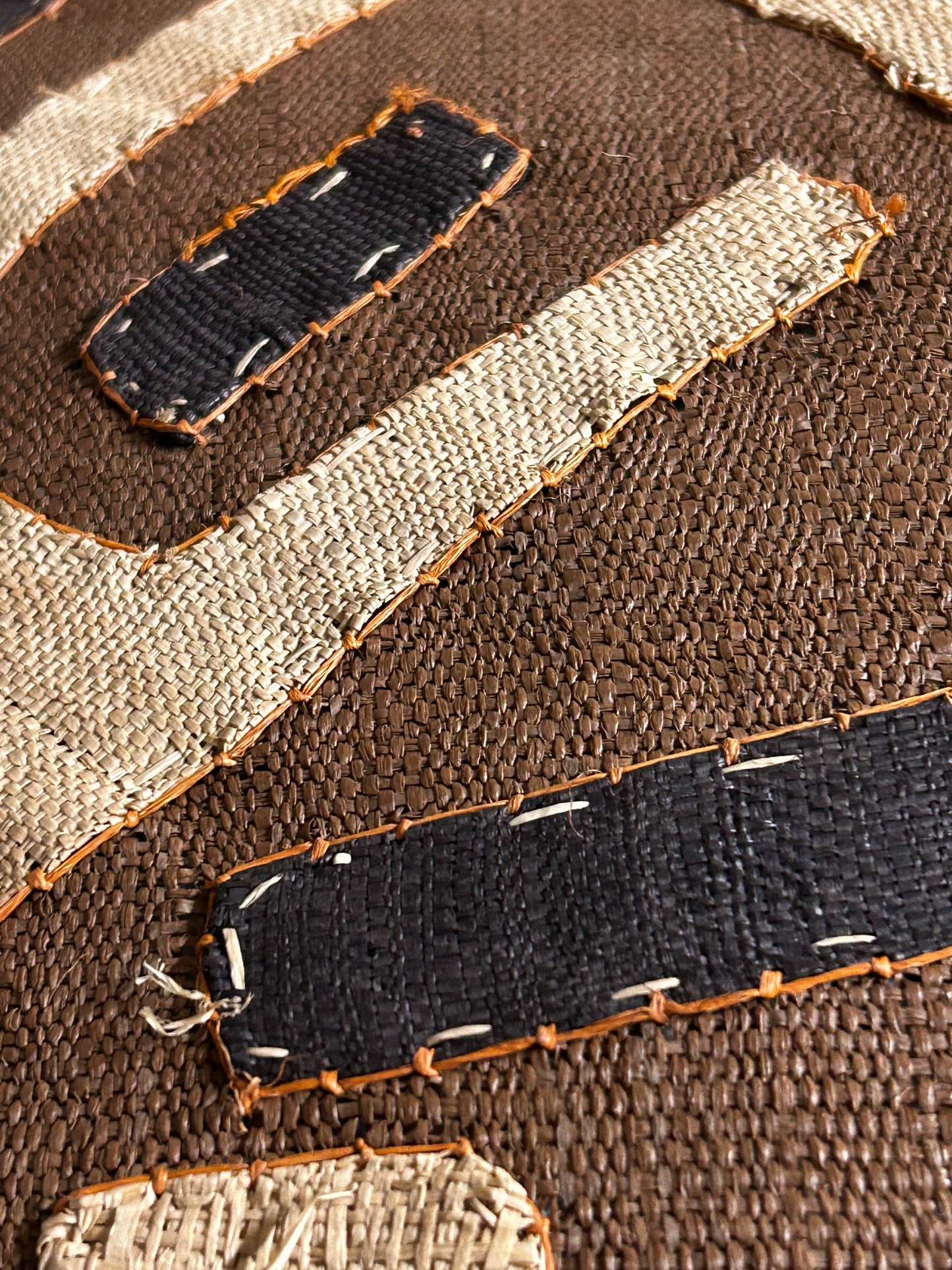 Kuba cloth cushion (46.01)