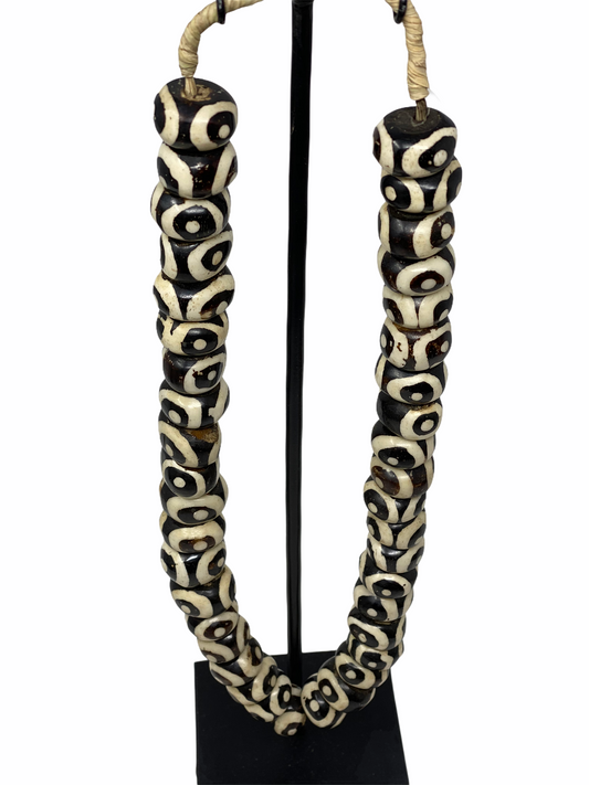 Kenya Beads - dark brown & white circular pattern