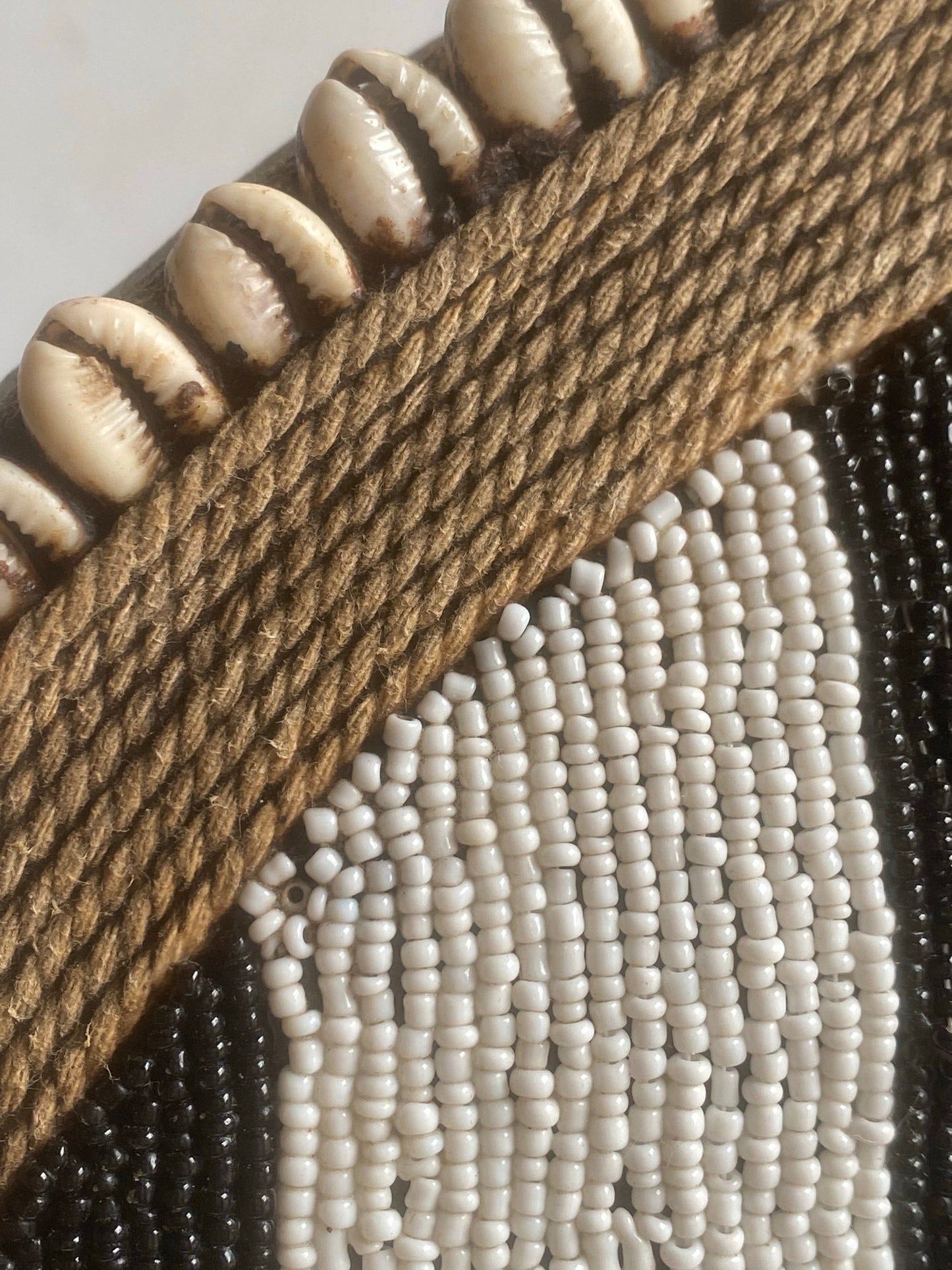 Cameroon Beaded Shield CW07- L - 55cm Black & White