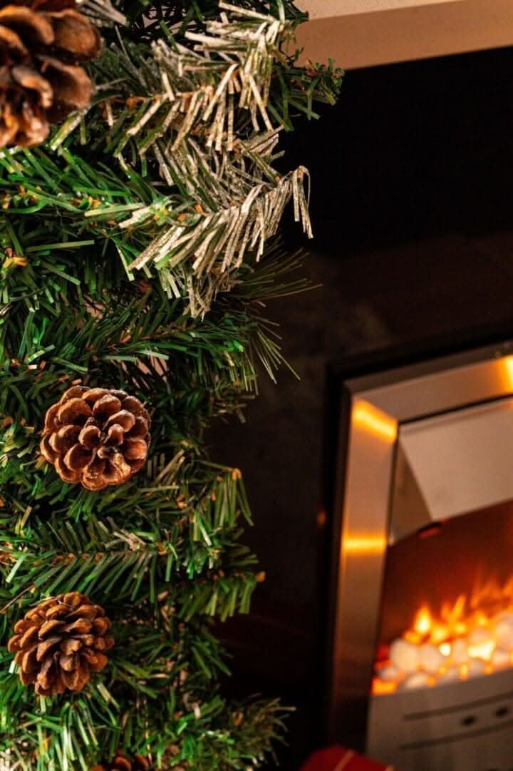Snow Covered Garland with Pine Cones 2.7m