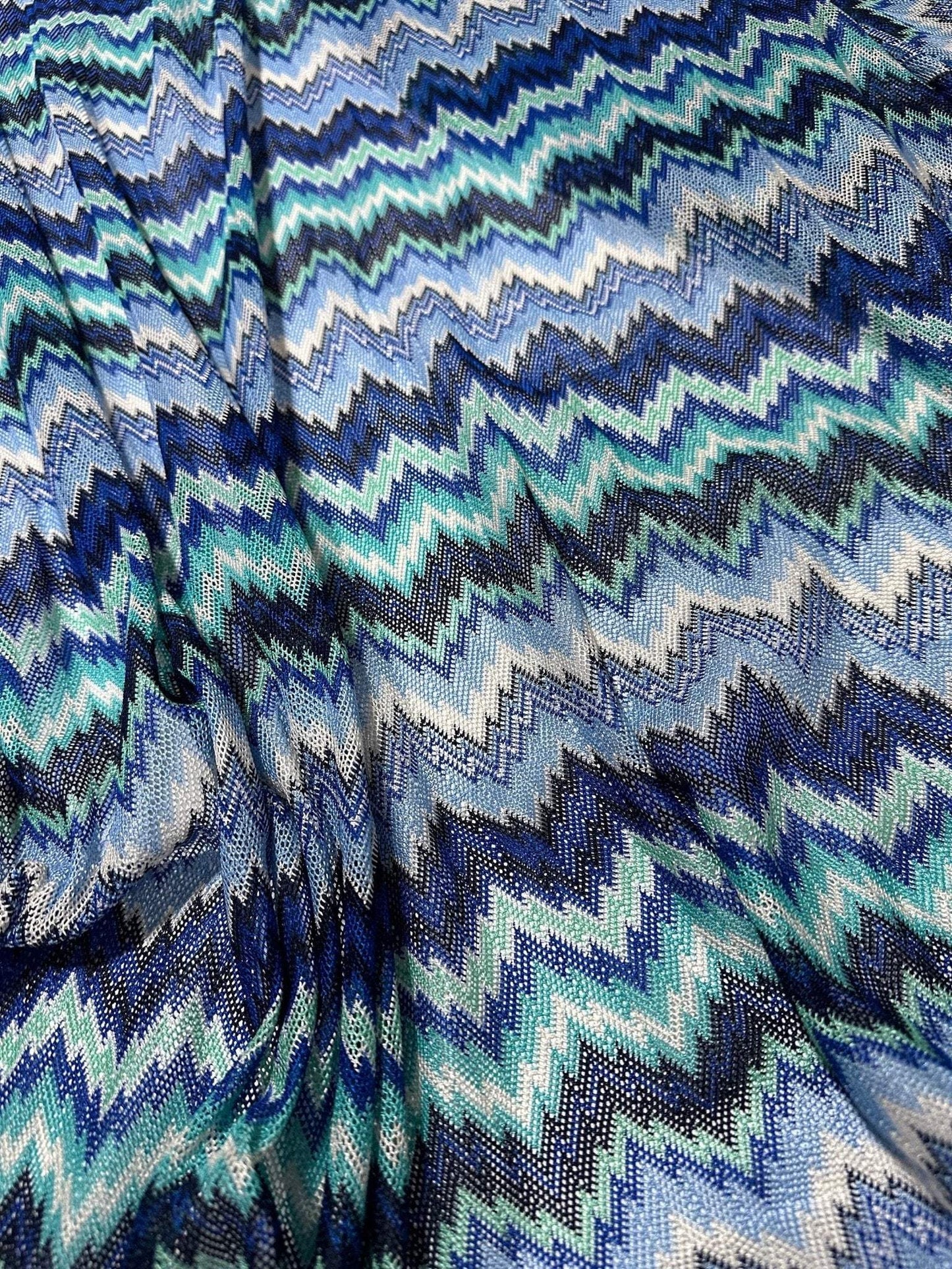 Zigzag Knitted Mesh Fabric