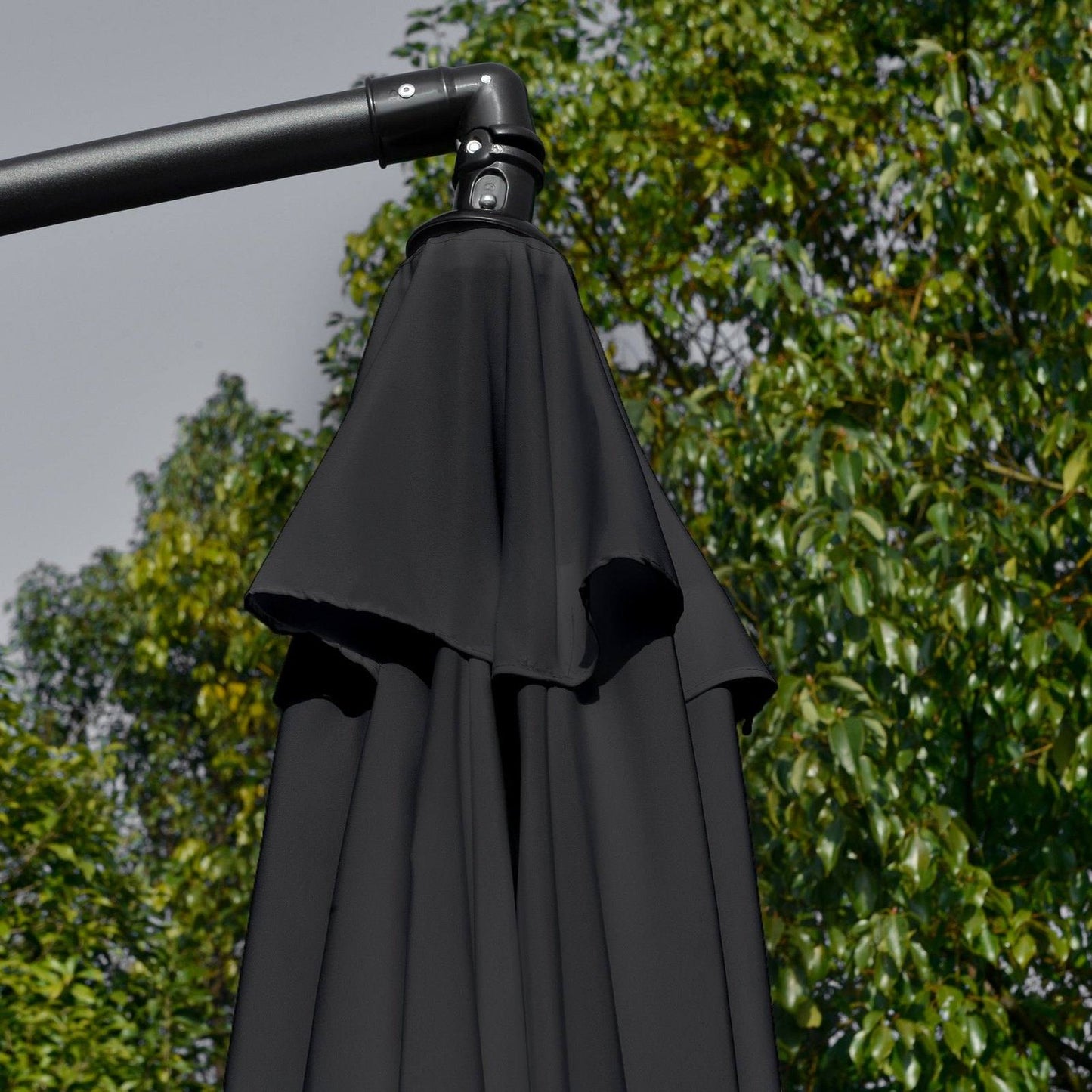 2.7m Garden Banana Parasol Cantilever Umbrella with Crank Handle and Cross Base for Outdoor