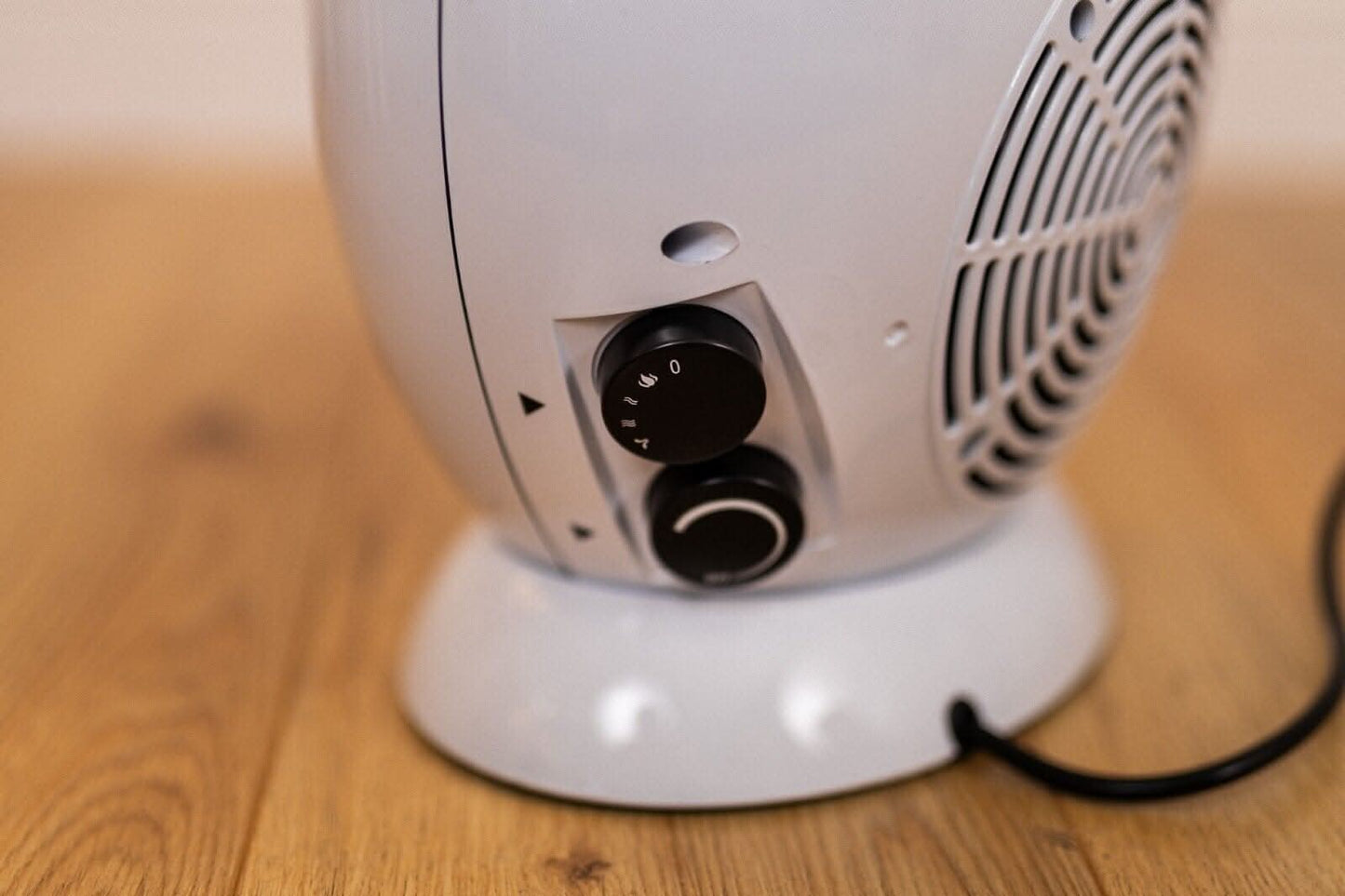 Electric Fire Fan Heater Ceramic White 1500W Home Round Free Standing Flame