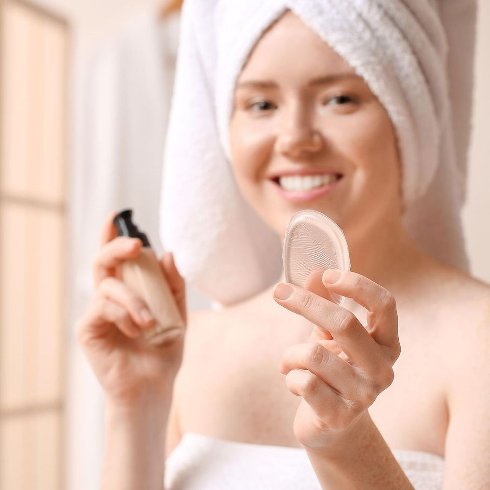 Aquarius Silicone Make-Up Sponge, Keep your makeup on your face, Clear