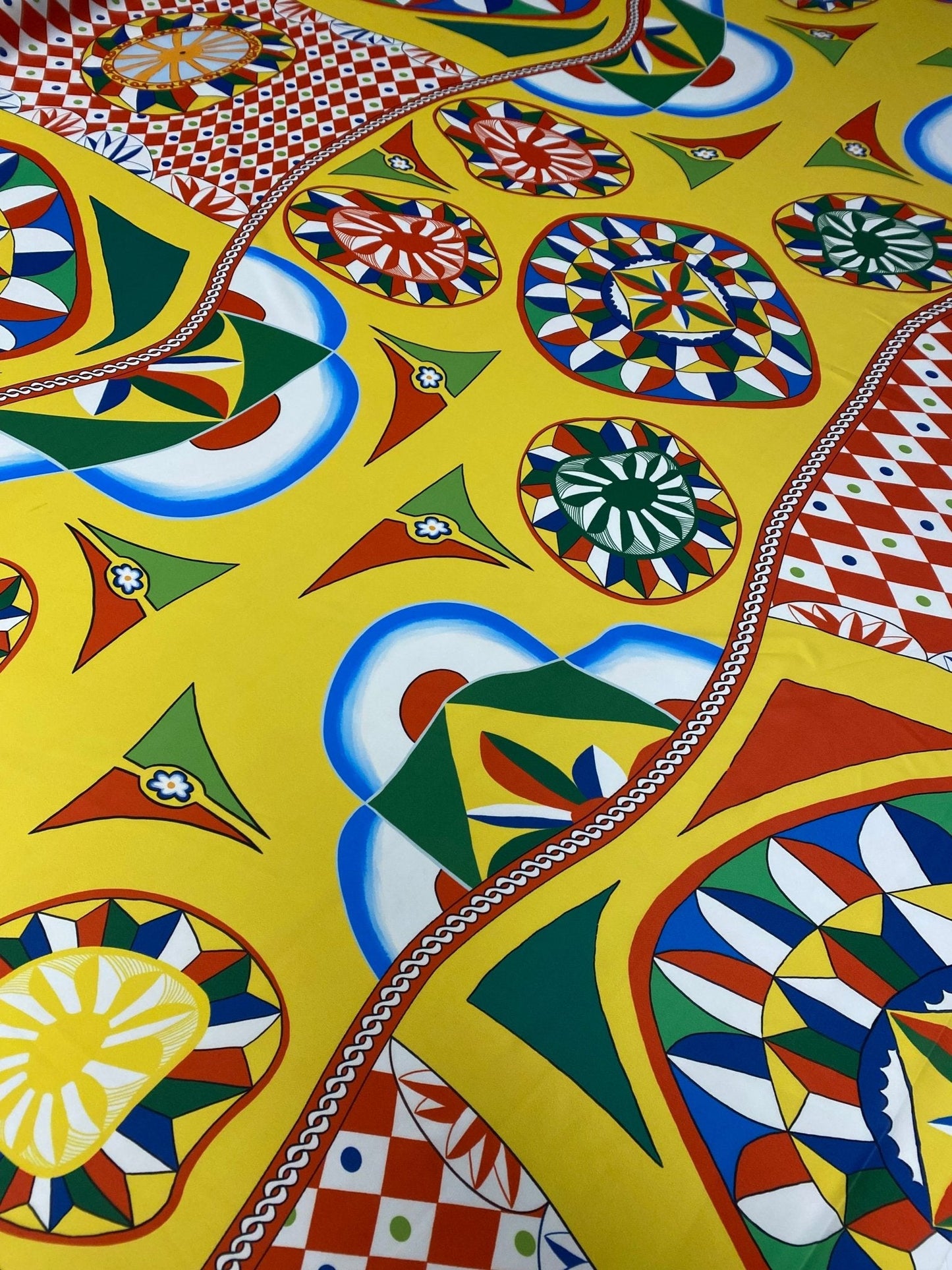 Vibrant Geometric Crepe Fabric by the Metre – Yellow Mediterranean Mosaic