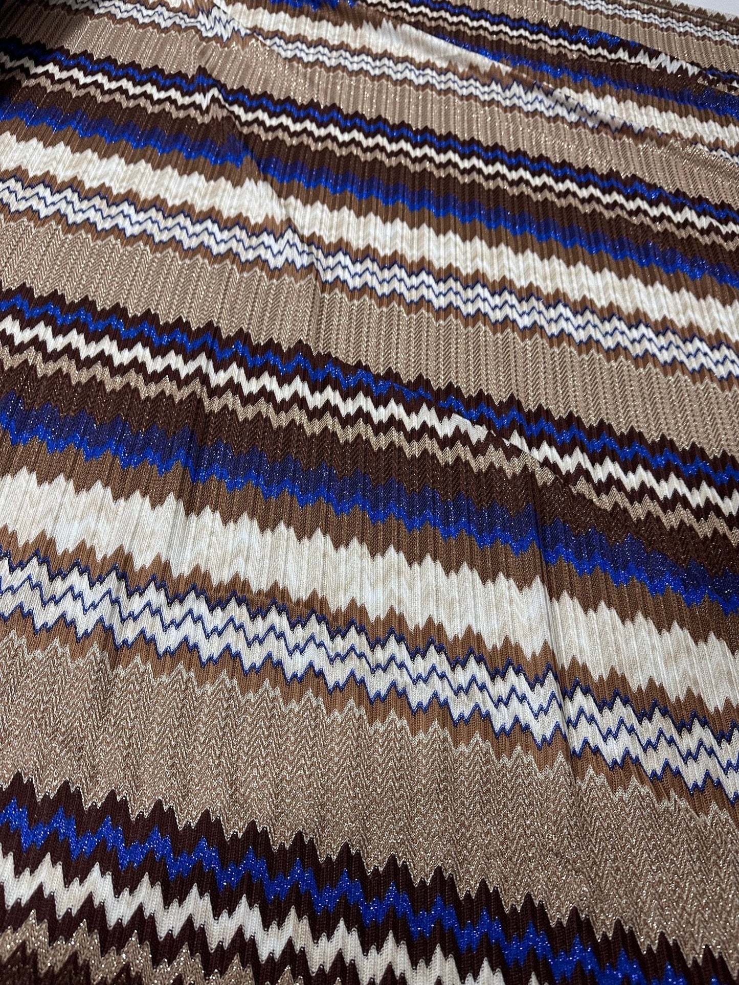 Zigzag Knit Mesh Fabric with Shimmer Elastic Jersey for Fashion Apparel