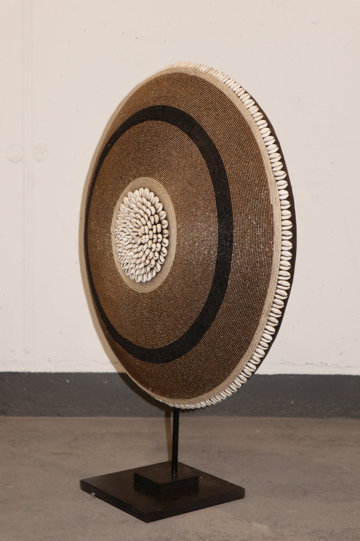 Cameroon Beaded Shield - L - 56cm Gold & Black 07