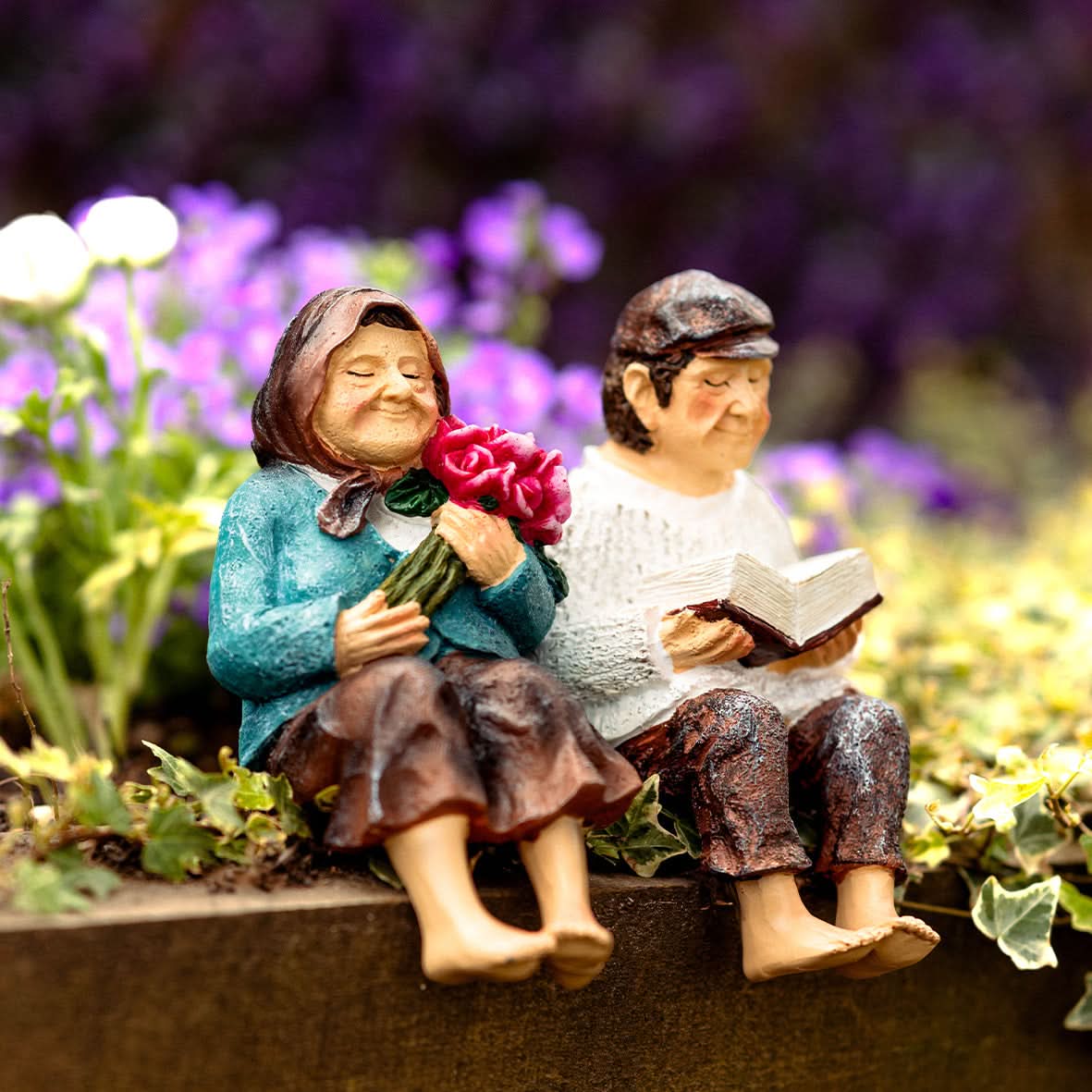 Grandmother & Grandfather Solar Garden Ornament Set