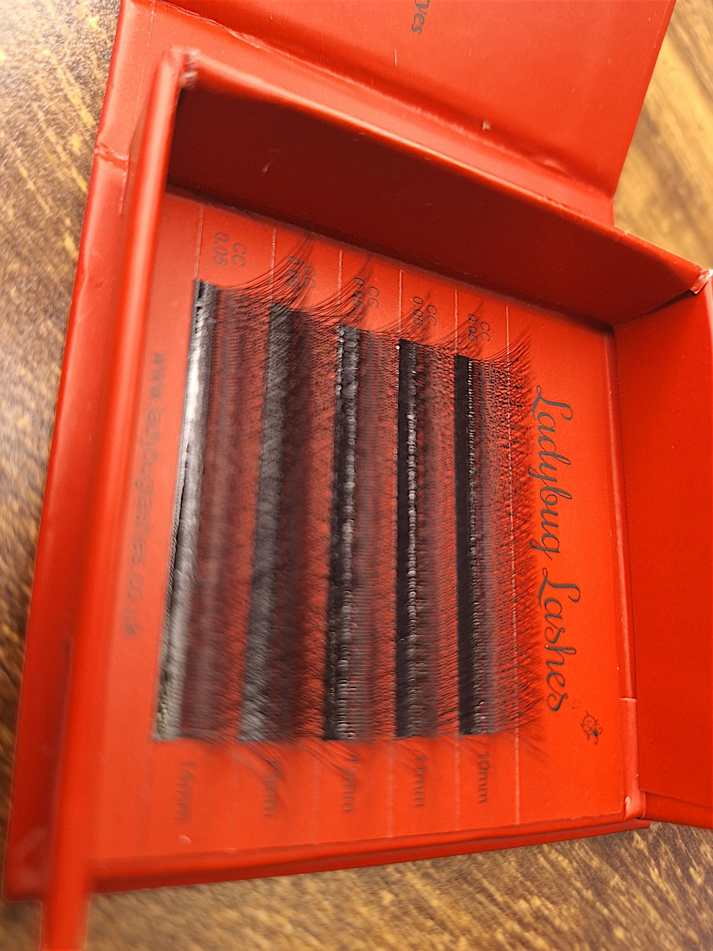 Sample Tray – 4D Clover Lashes