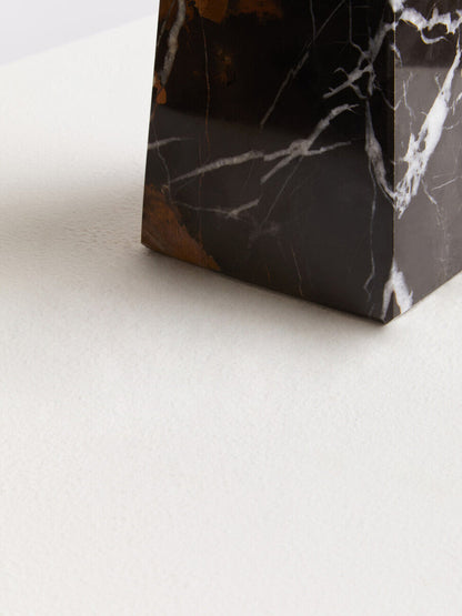 Salmo Large Black Marble Obelisk
