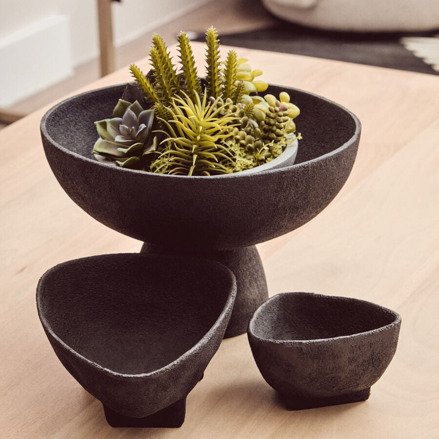 Deriva Set Of Two Textured Black Bowls