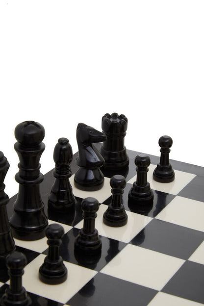 Churchill Games Black and White Chess Set