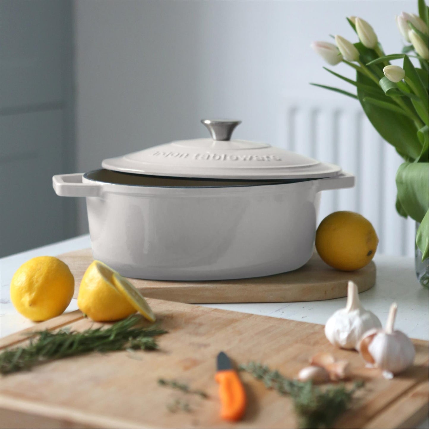 4.68L Pebble Gloss Oval Cast Iron Casserole Dish