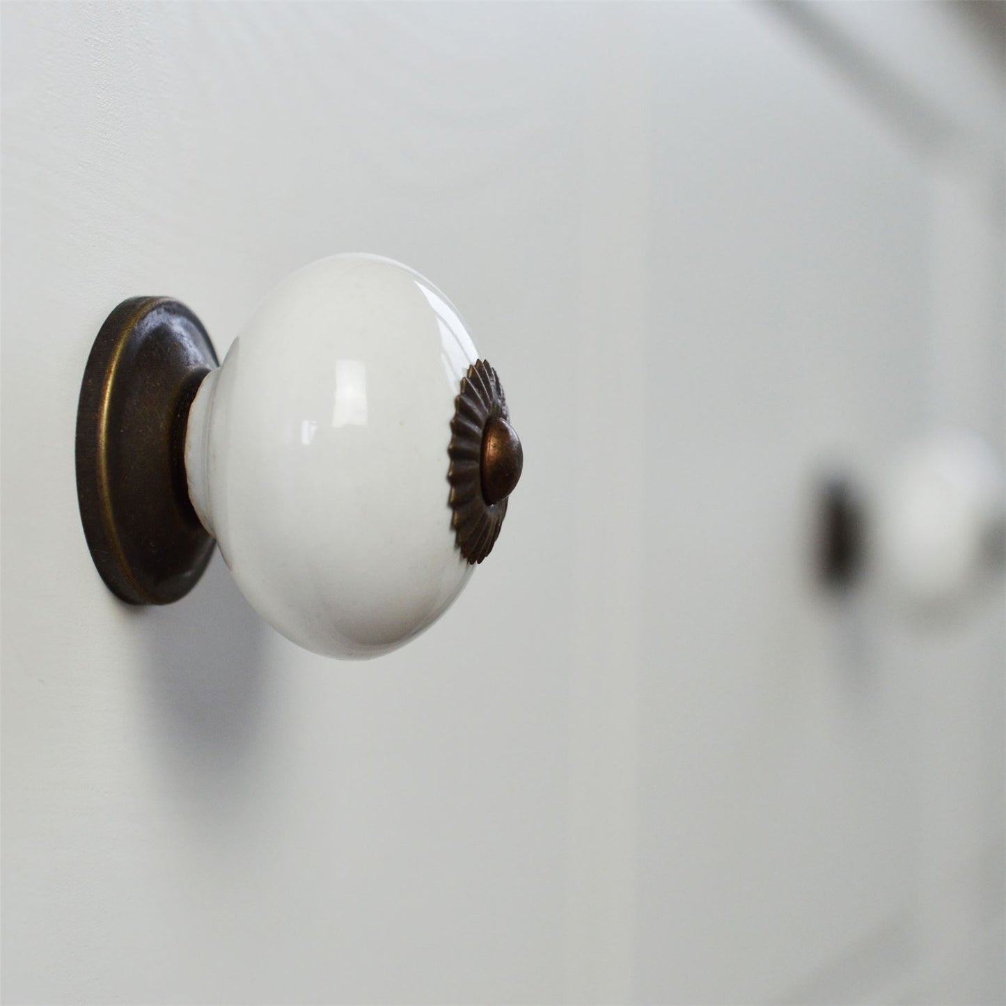 Round Ceramic Cabinet Knob