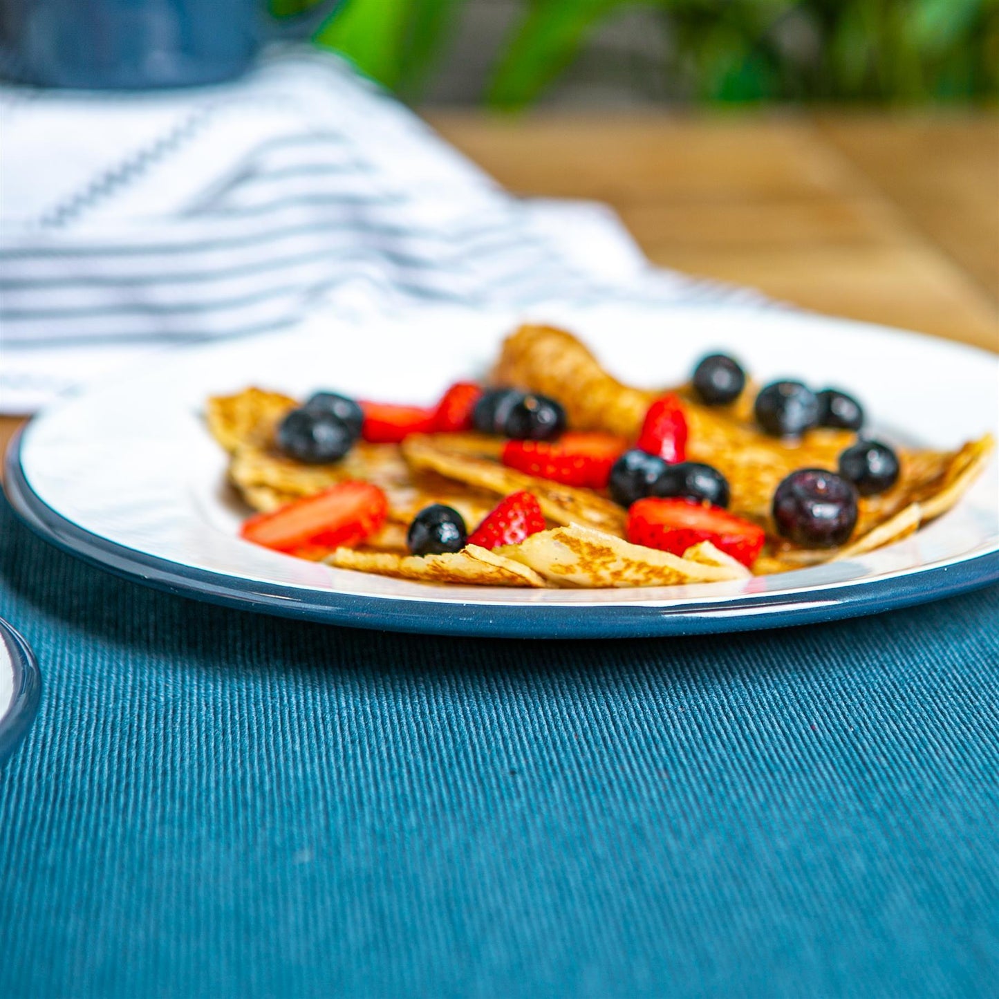 25.5cm White Enamel Dinner Plates - Pack of Six