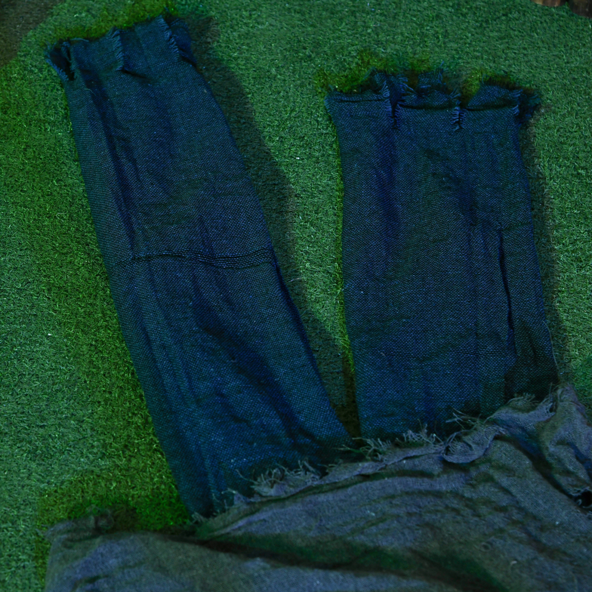 HOMCOM 5.2ft Halloween Outdoor Decoration Crawling Zombie, Sound Activated