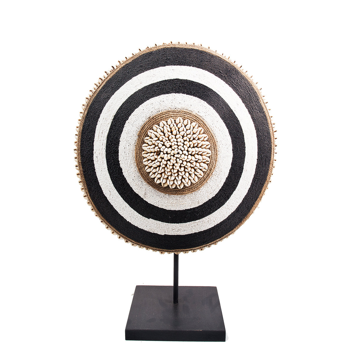 Cameroon Beaded Shield Round M 16B