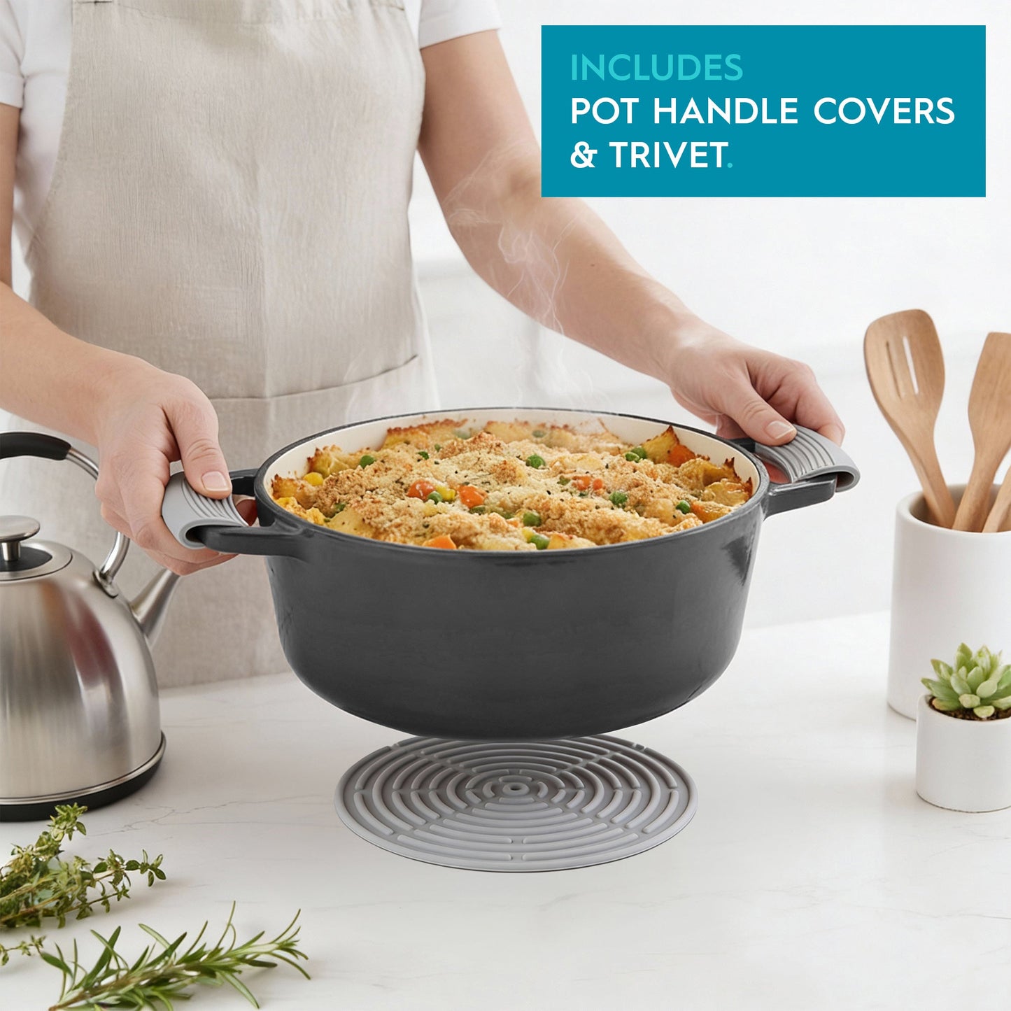 2.8L Dark Grey Round Cast Iron Casserole Dish