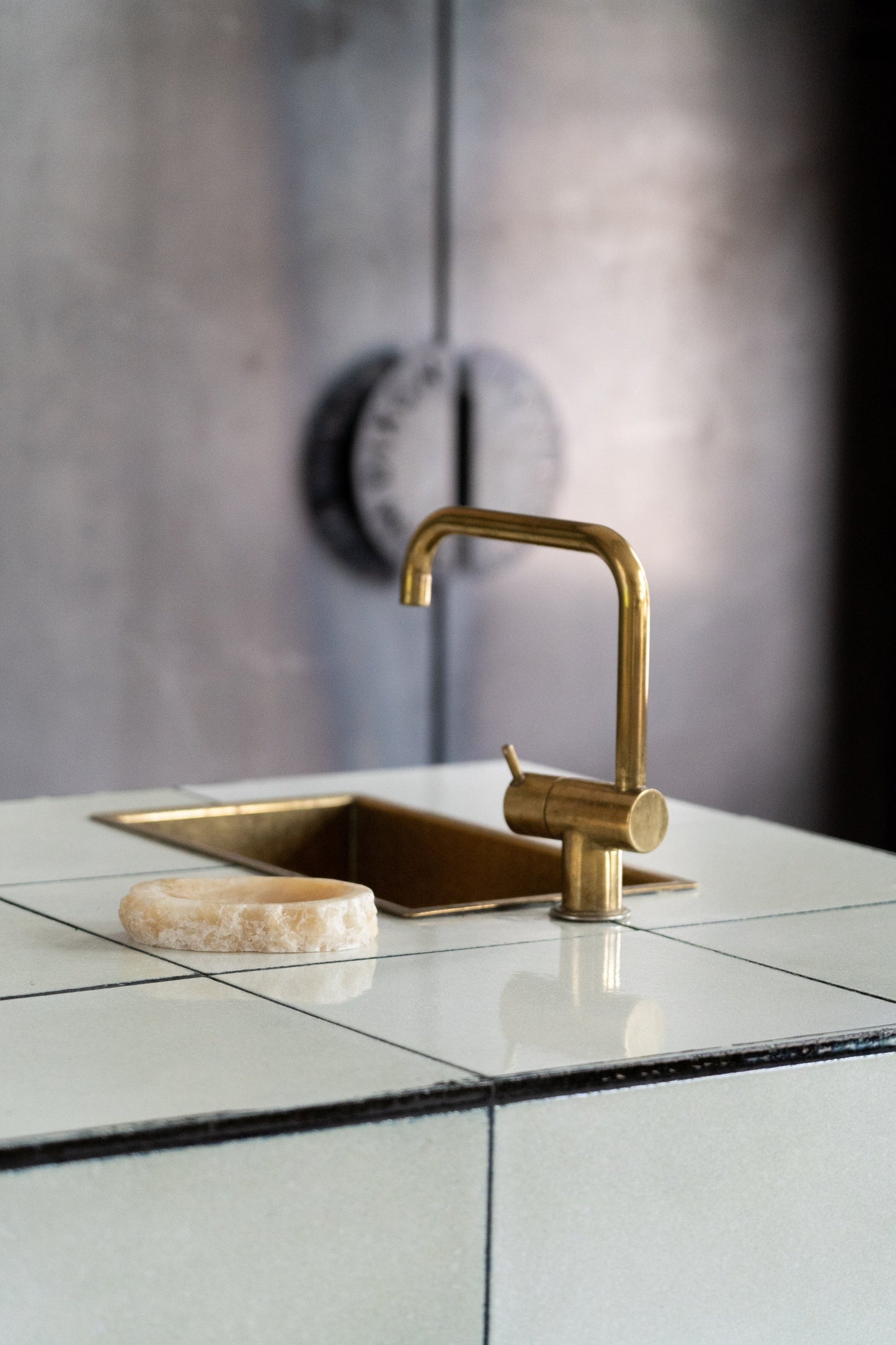 Natural Cut Onyx Jewelery\Soap Dish