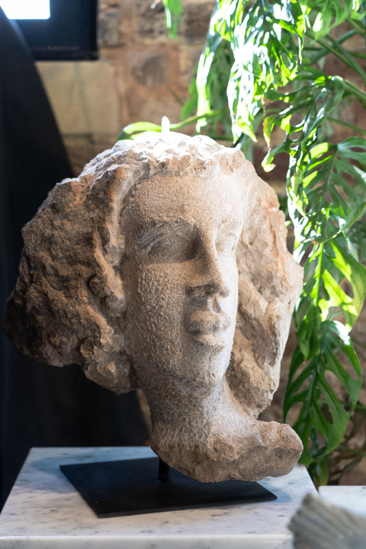 Stone head sculpture by Rizimu Chiwawa (32.1)