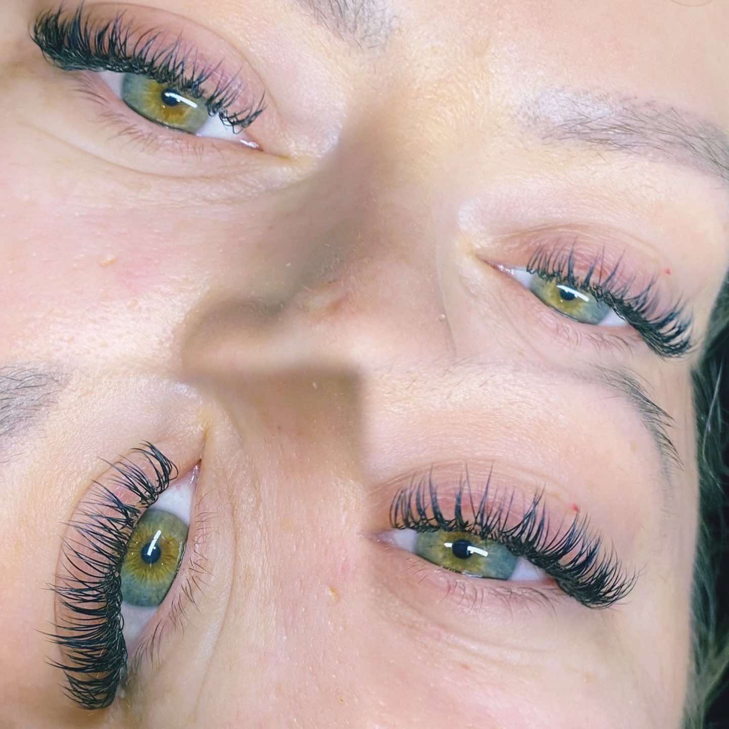 Cashmere Flat Classics Sample Lash Tray