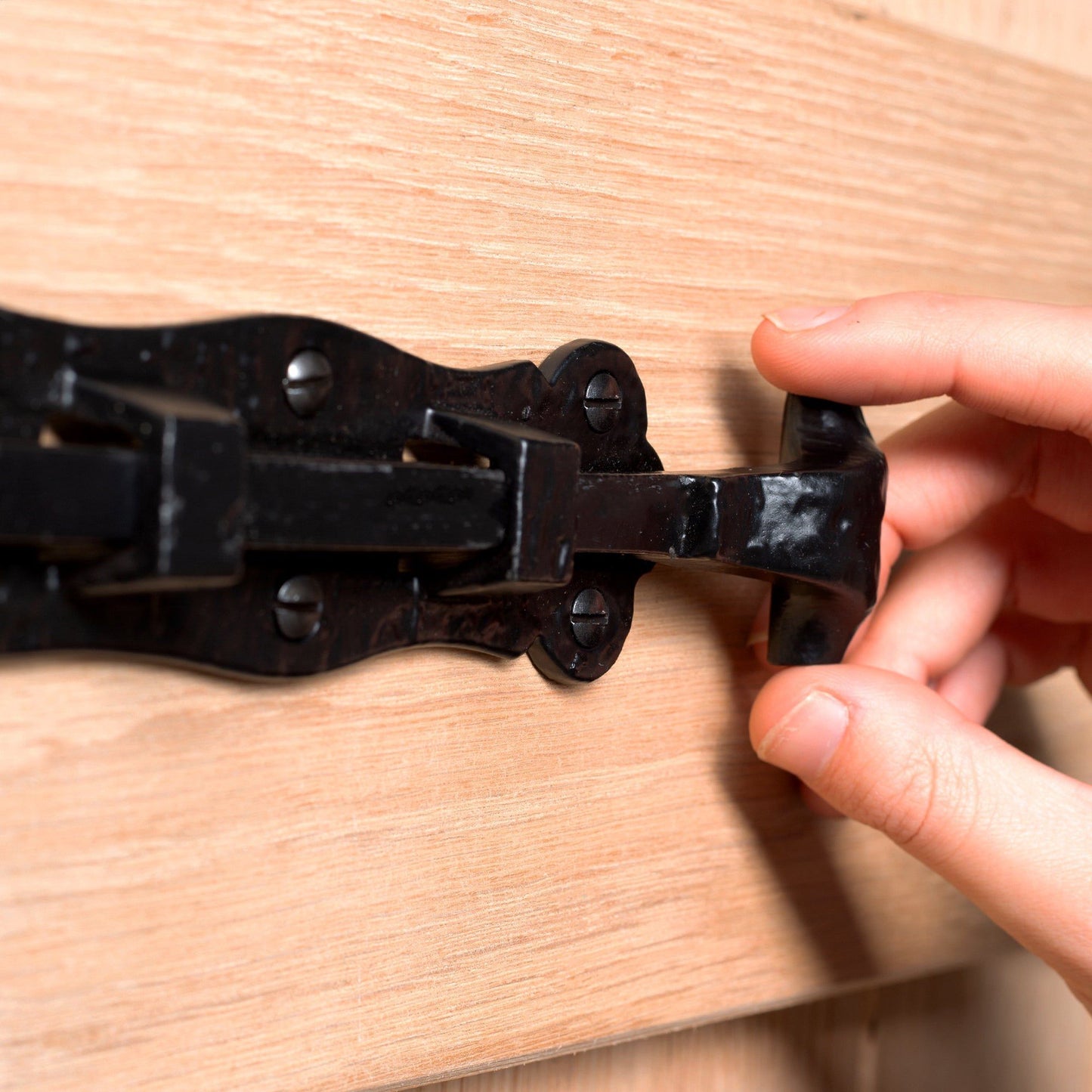 140mm Black Straight Antique Fish Tail Surface Bolt