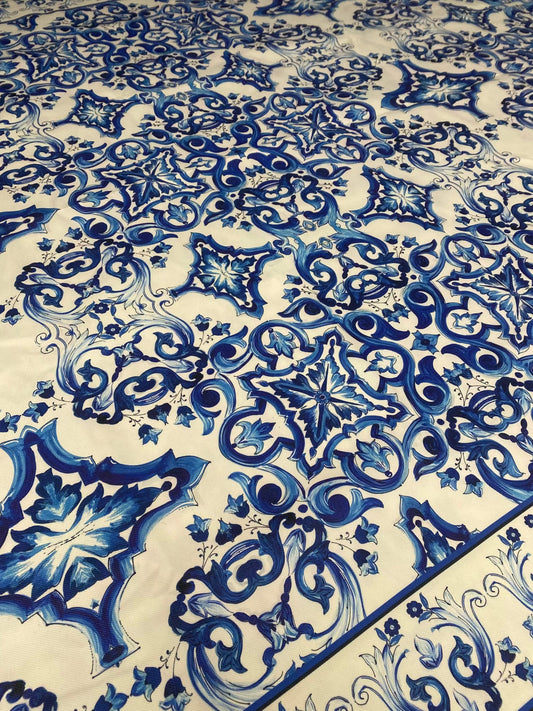 Mojalica Pattern Upholstery Fabric - Elegant Patterned Textile for Home Decor